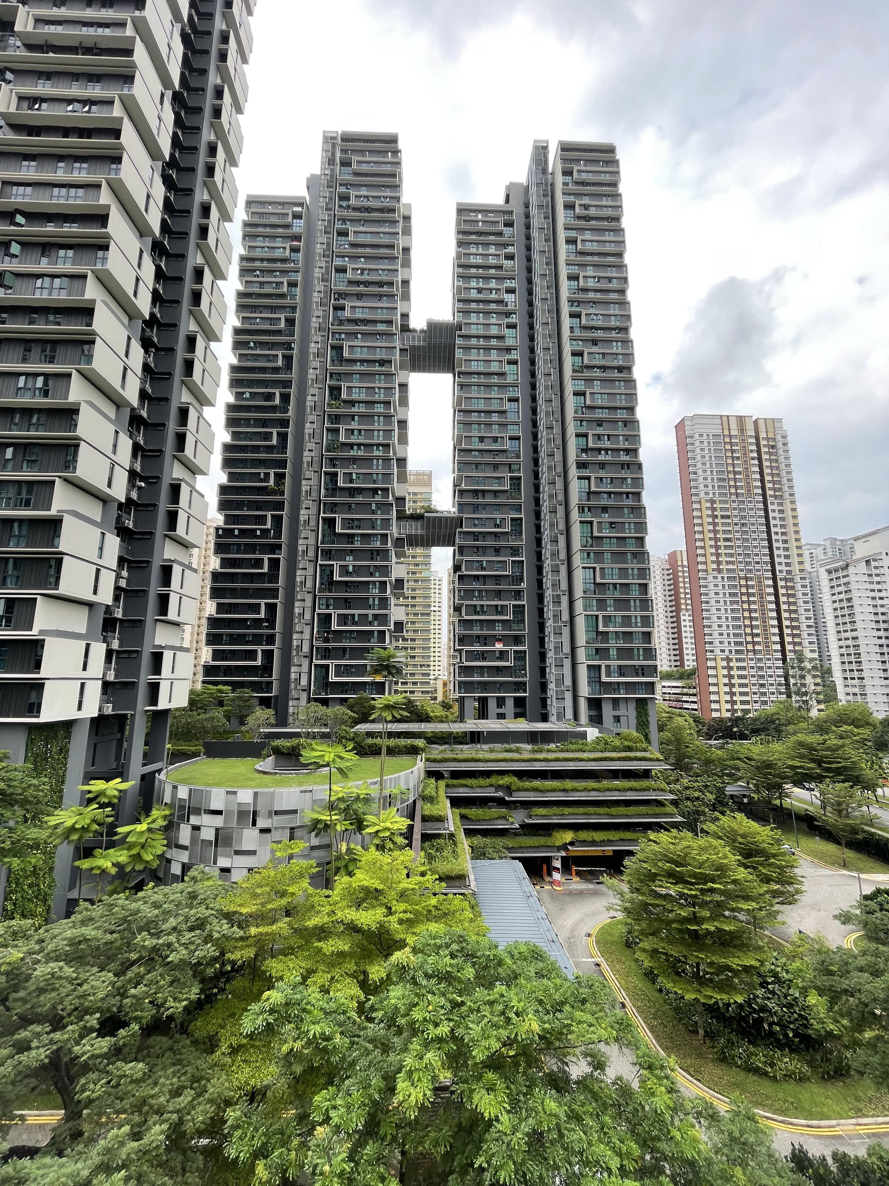 UBC-NUS cohort in Singapore for a site visit of public housing at Dawson Estate, guided by NUS Cities Practice Professor, Fong Chun Wah, also Senior Advisor and former Deputy CEO (Building) at the Housing & Development Board (photo: Matthew Chen)