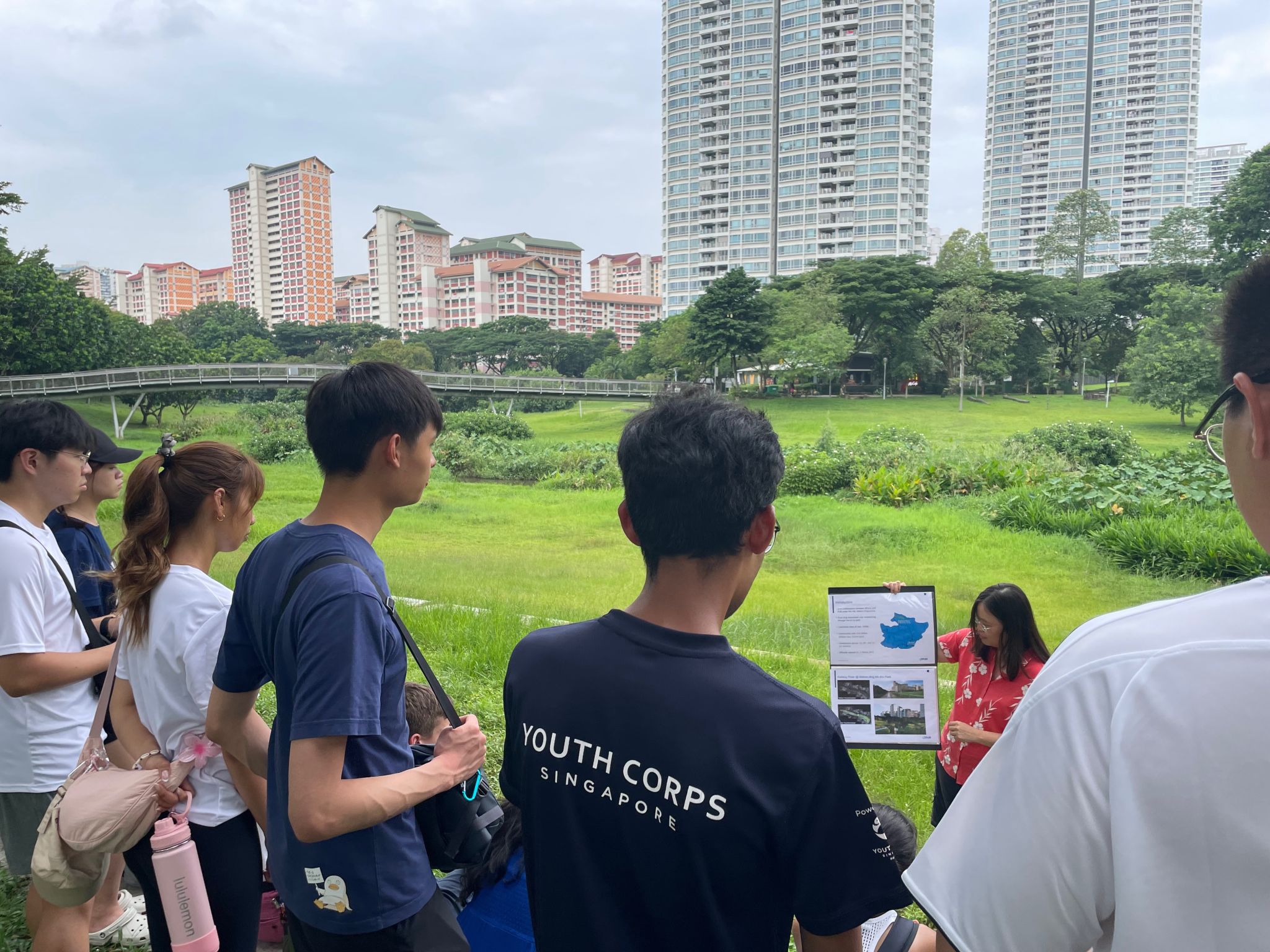 UBC-NUS cohort in Singapore for a site visit of a naturalized meandering river at Bishan-Ang Mo Kio Park, guided by Huei-Lyn Liu, Senior Landscape Architect, Public Utilities Board (photo: Ryan Chiu)