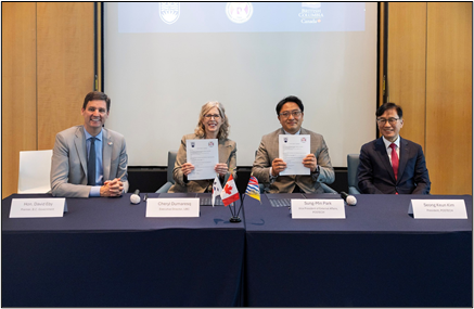 From left: British Columbia Premier David Eby; Cheryl Dumaresq, Executive Director, Global Engagement, UBC; Sung-Min Park, Vice President of External Affairs, POSTECH; Seong Keun Kim, President, POSTECH (photo: Premier David Eby)